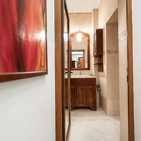 Calderon Studio Apartment *