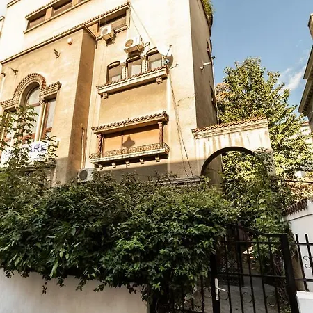 Calderon Studio Apartment *