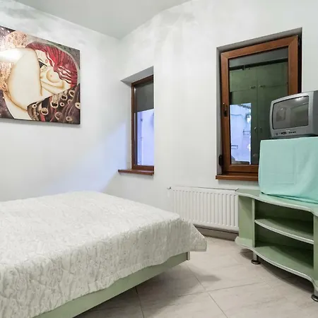 Calderon Studio Apartment