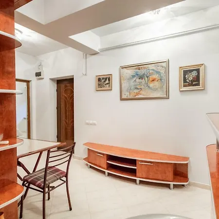 Calderon Studio Apartment *