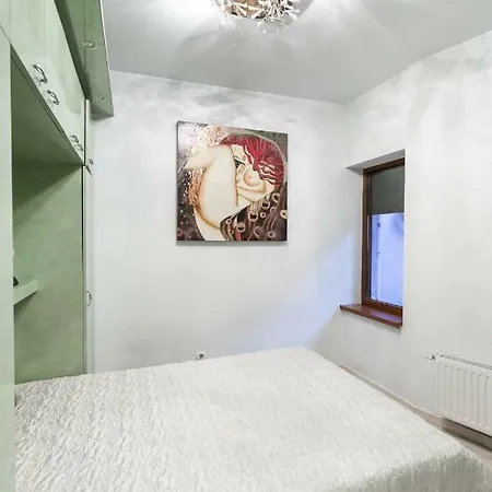 Calderon Studio Apartment *