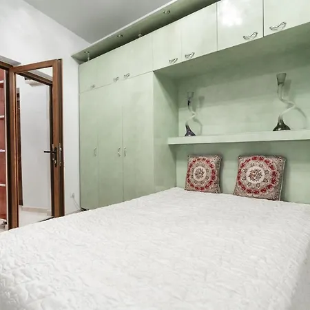 Apartment Calderon Studio